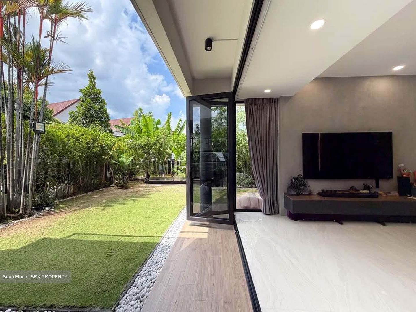 Parry Park (D19), Terrace #574192811
